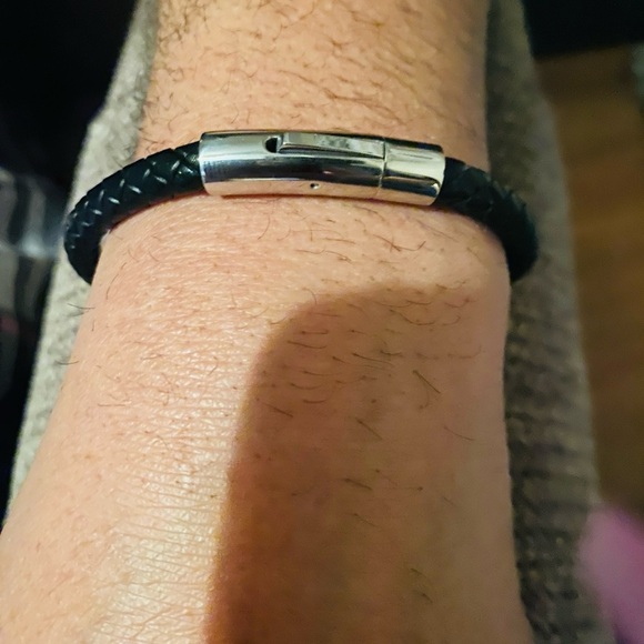 Men’s Black Leather Bracelet with Stainless Steel Silver Clasp - Picture 4 of 5